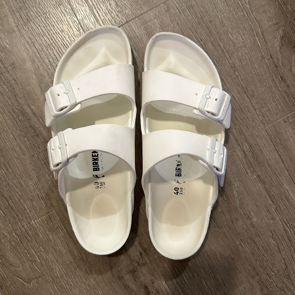 Birkenstock Arizona Essentials EVA Color:White Size:40 EU or 9/9.5 women’s